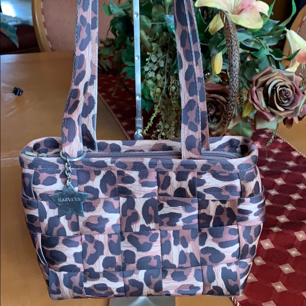 Bag made of seatbelt